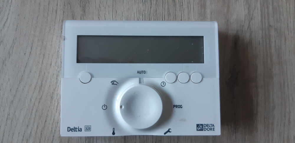 Thermostat programmable sans fil Deltia 70 Arreau (65)