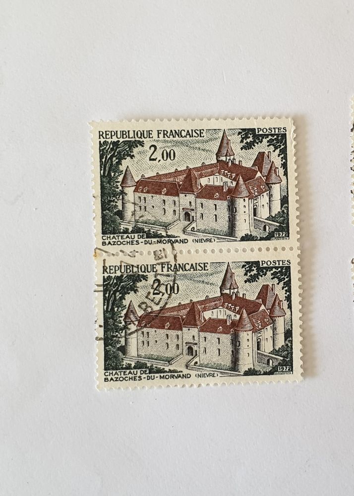 Timbre france Ch�teau de Bazoches-du-Morvand 1972- lot 0.12 0 Marseille 9 (13)