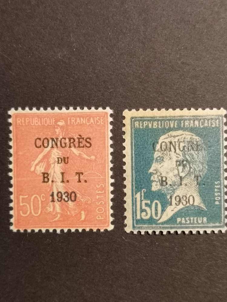 Timbre Yvert 264 et 265 ** 7 Nimes (30)