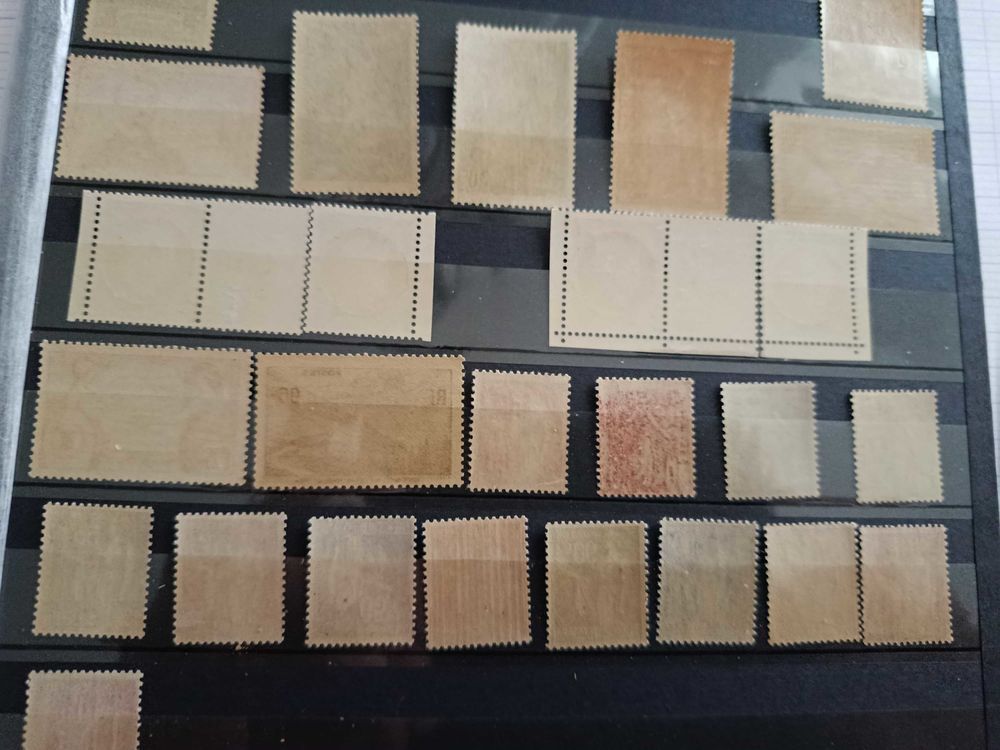 timbres ann�e compl�te 1937 et bloc num�ro 3 250 La Mulati�re (69)