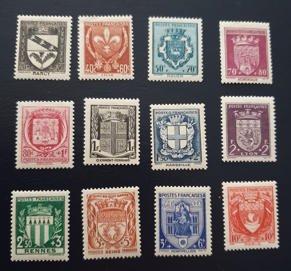 526 � 537 timbres avec charni�res 3 Jou�-l�s-Tours (37)