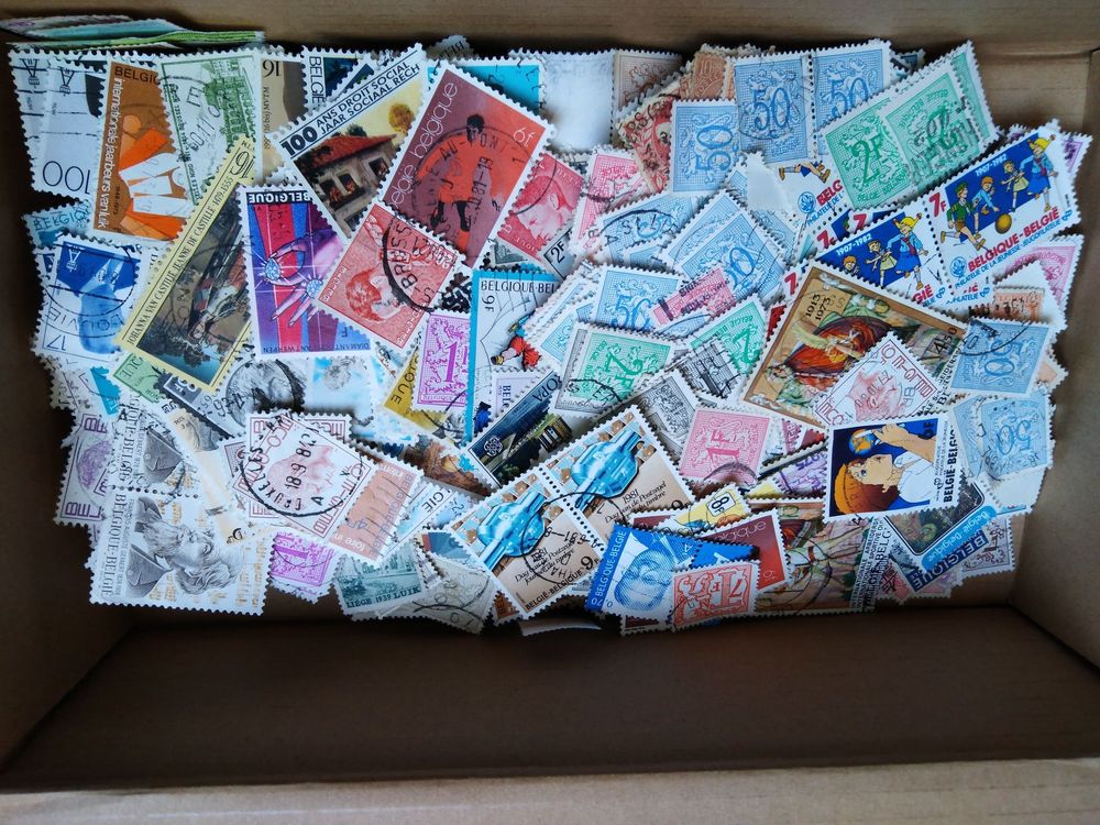 lot de timbres Belges 25 Guiclan (29)