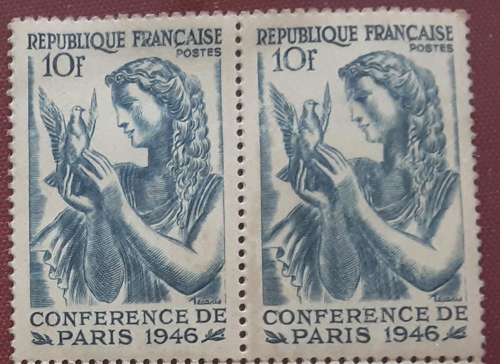 2 TIMBRES � collection conf�rence de PARIS 1946 10F 1 Pontoise (95)
