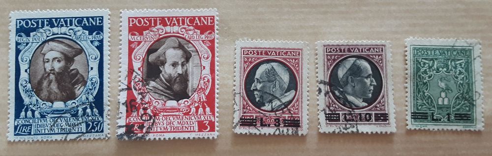 5 timbres � collection  VATICAN  �poque ant�rieure � 1950 2 Pontoise (95)