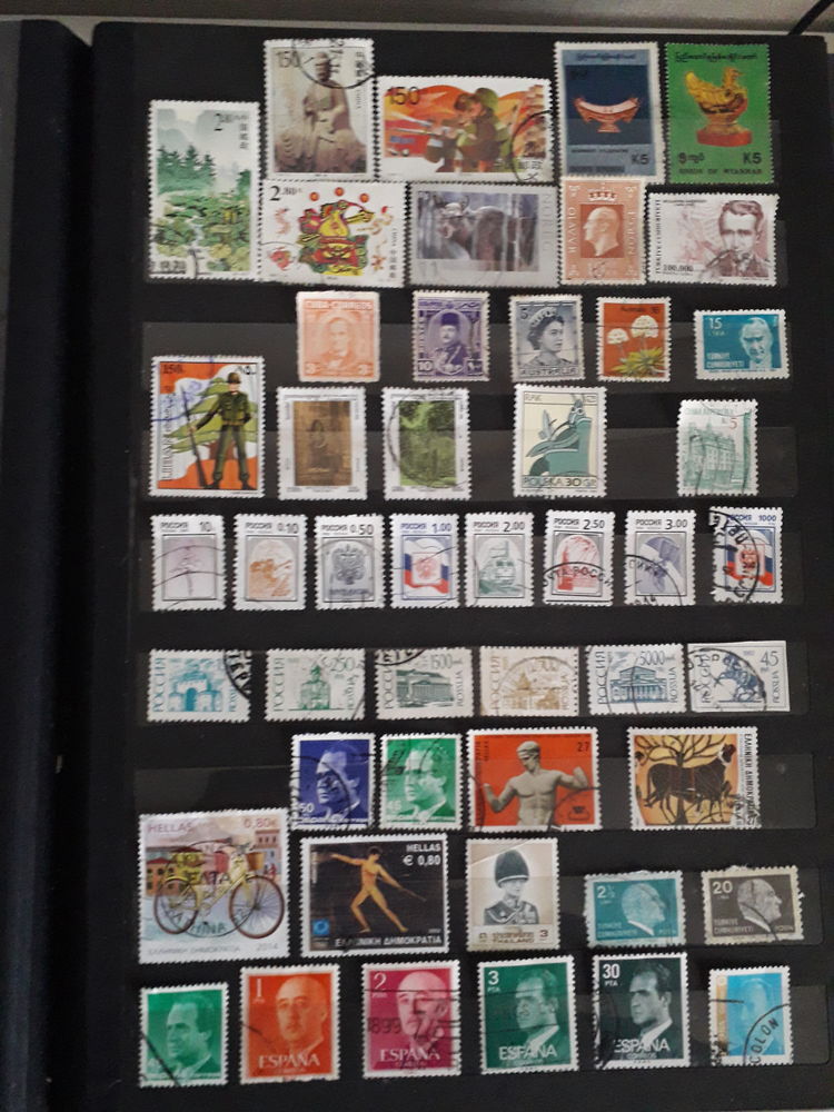 N.239  Lot de 206 timbres divers Pays 1,50� 1.5 Les Forges (88)