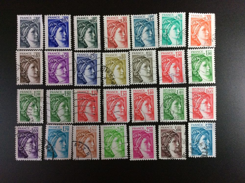 28 timbres de FRANCE  LES SABINES  3 Les �glisottes-et-Chalaures (33)