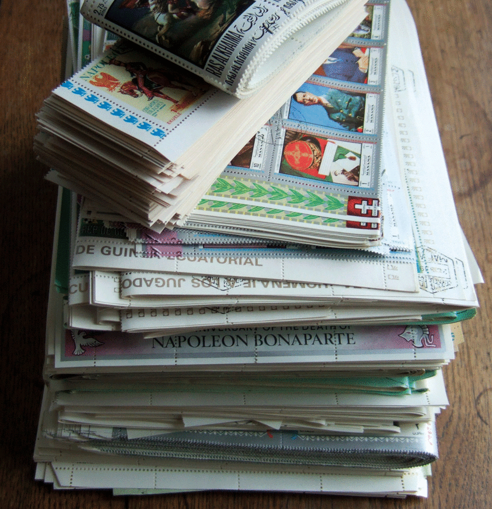 Timbres du monde 35 Plouhinec (56)