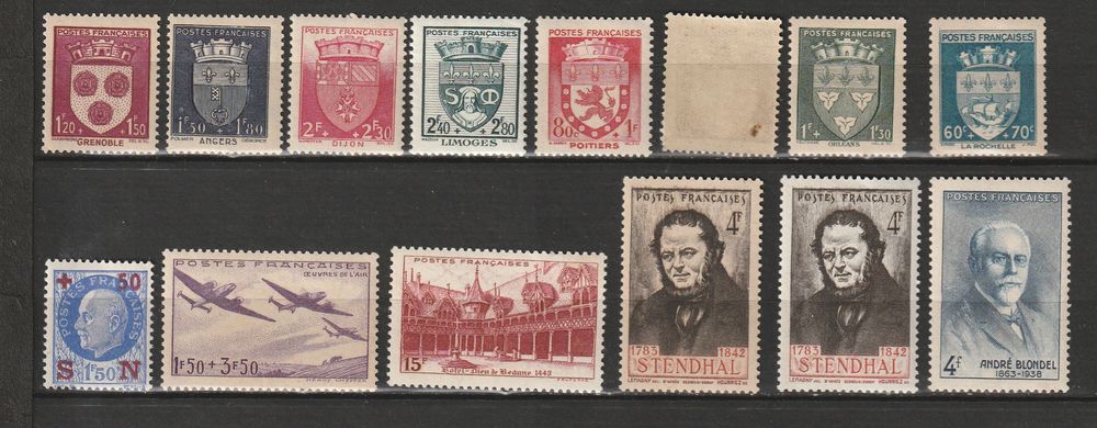 TIMBRES NEUFS** ANNEE 1942
13 Valros (34)