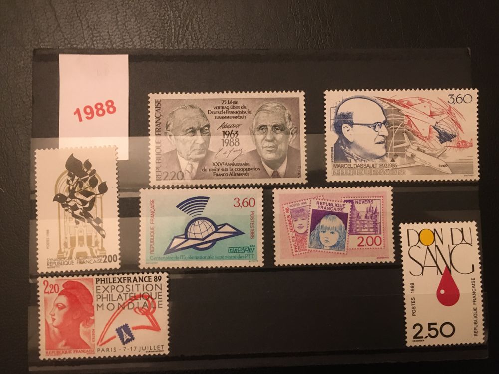 TIMBRES  **  NEUFS  DE  FRANCE   1988 1 Lyon 7 (69)