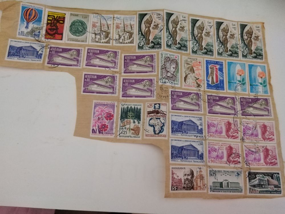 Lot de 36 timbres oblit�r�s 2022 5 Baignes-Sainte-Radegonde (16)