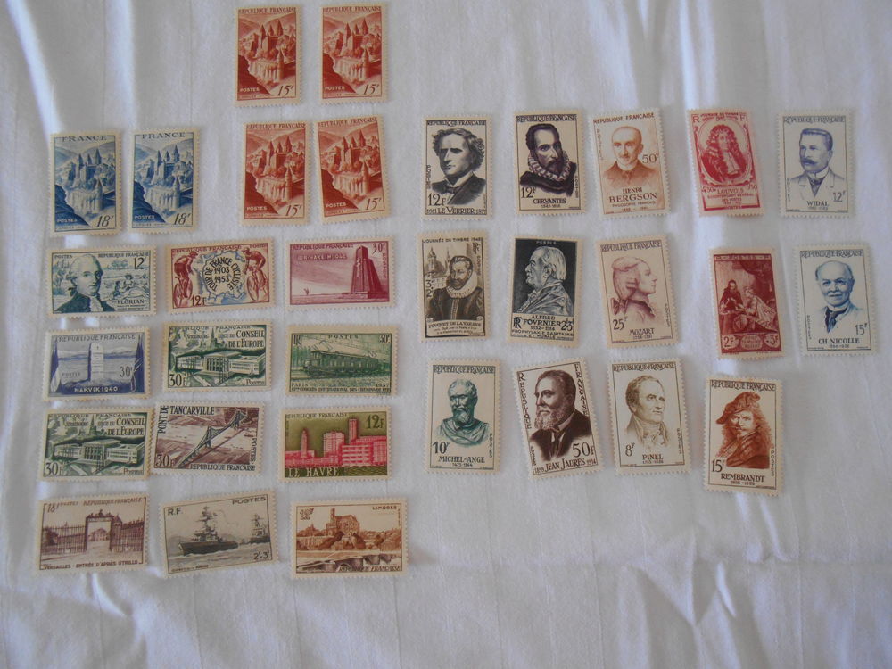 Timbres philat�liques neufs sans charni�re. 0 Pia (66)