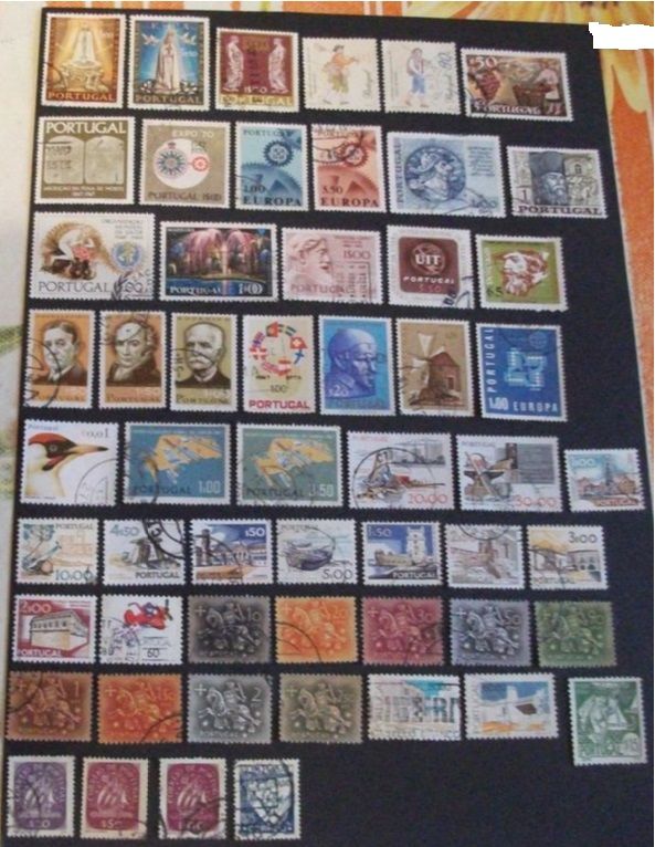 Lot de 55 Timbres du Portugal diff�rents et oblit�r�s.
2 Aillevillers-et-Lyaumont (70)