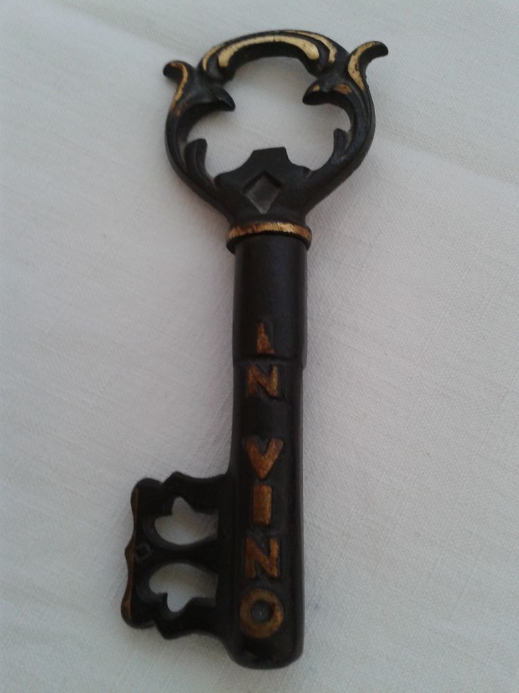 Tire bouchon en bronze en forme de clef 28 Dijon (21)