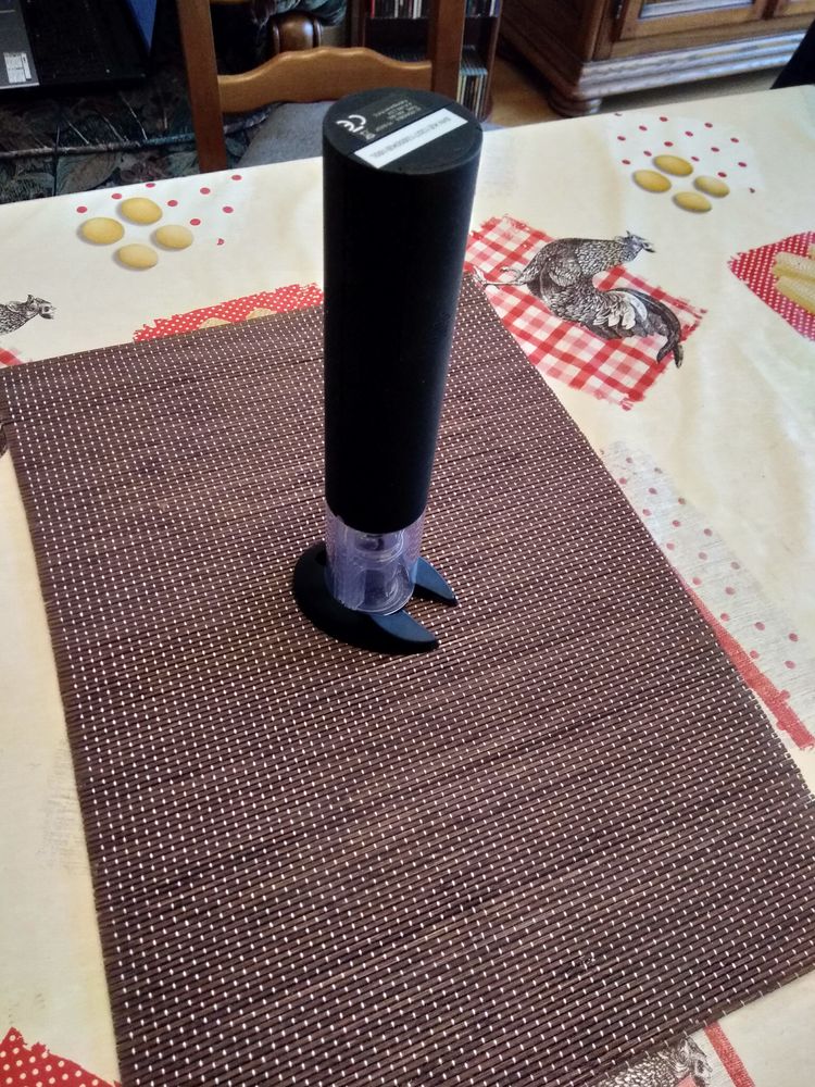 TIRE BOUCHON
A RETIRER A MON DOMICILE CONTRE ESPECES 0 Blois (41)