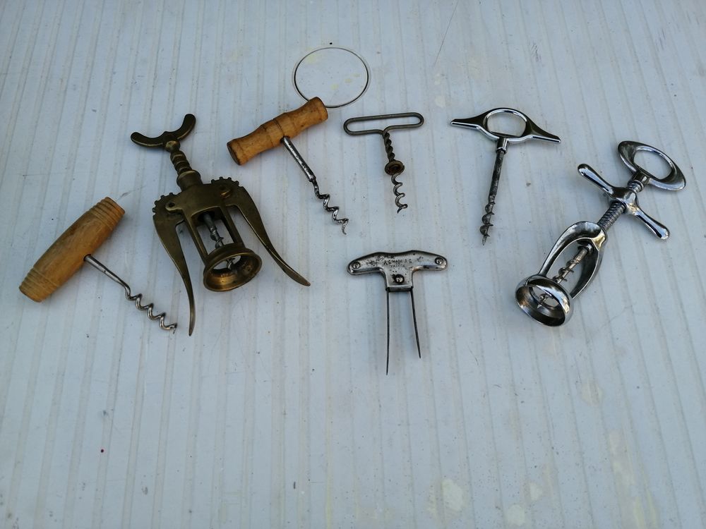 TIRE BOUCHONS ANCIENS DE DIFFERENT MODELE 40 Mandelieu-la-Napoule (06)