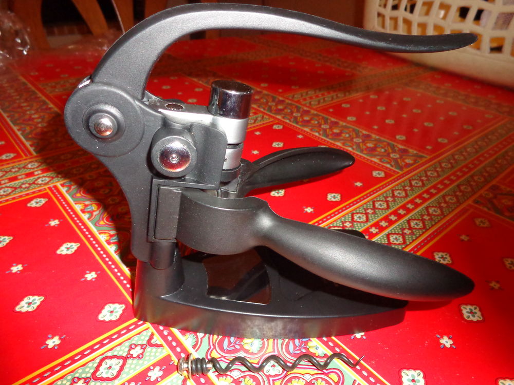 TIRE BOUCHONS avec son support notice 5 Lu�on (85)