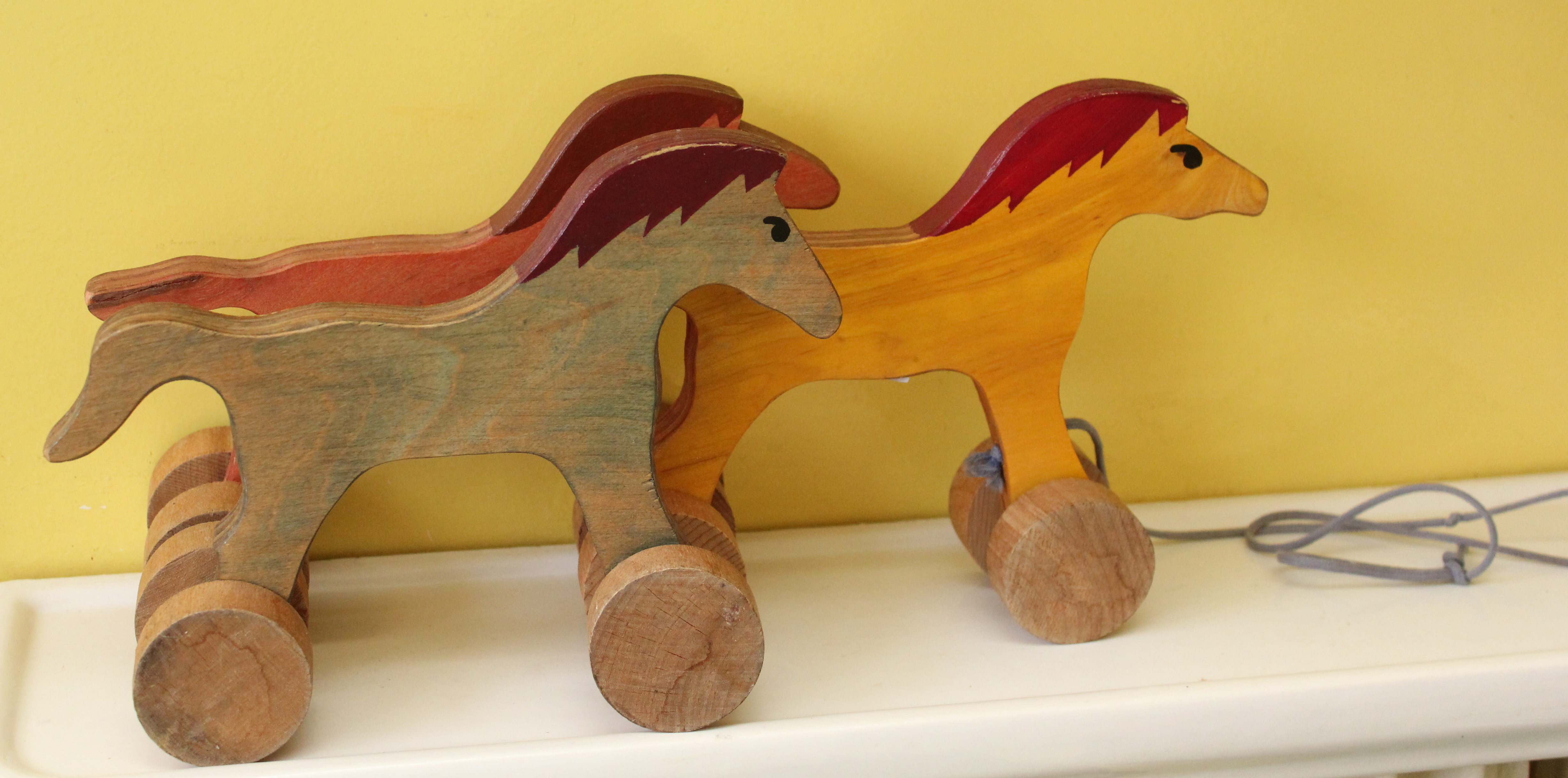 Jeu � tirer en bois Groupe de 3 chevaux � roulettes 25 Issy-les-Moulineaux (92)