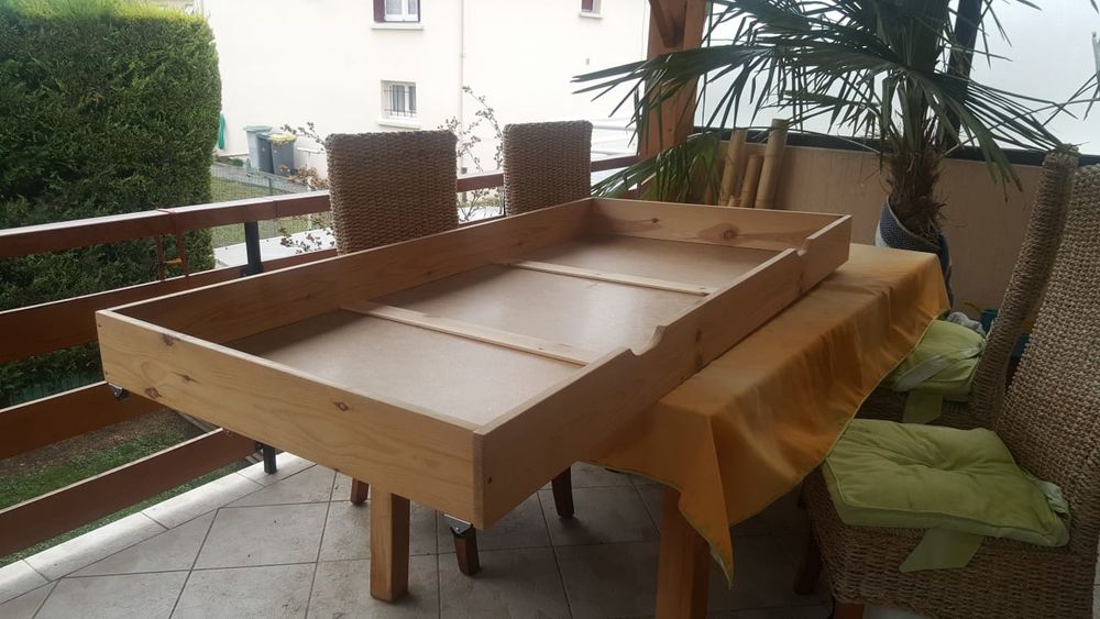 Tiroir de lit.
0 Lempdes (63)