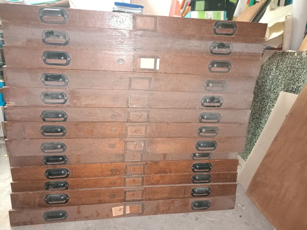 Tiroirs chene issue d'une ancienne imprimerie 50 Paris 15 (75)