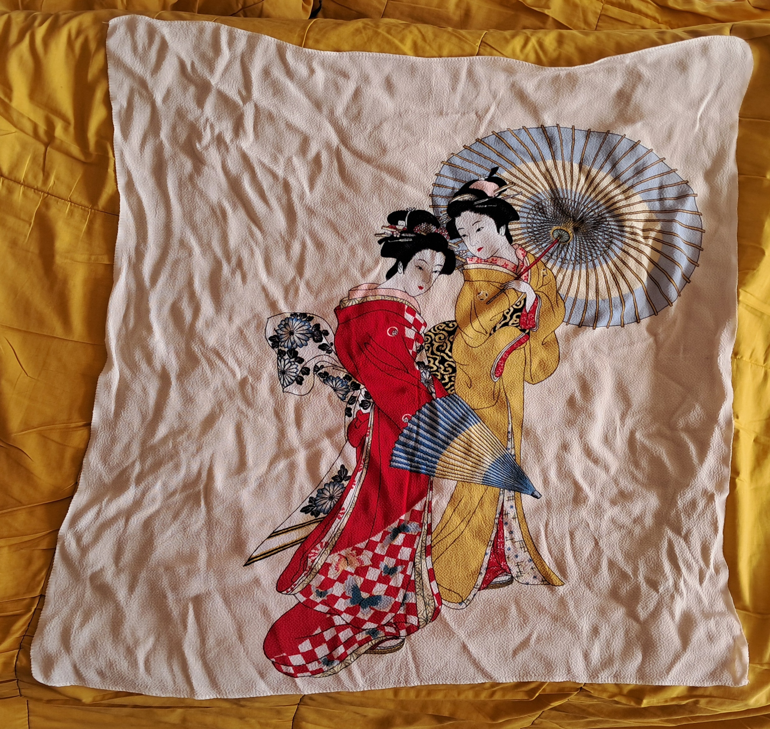 tissu foulard en rayonne imprim� motif 2 geisha en kimono 40 Carnon Plage (34)