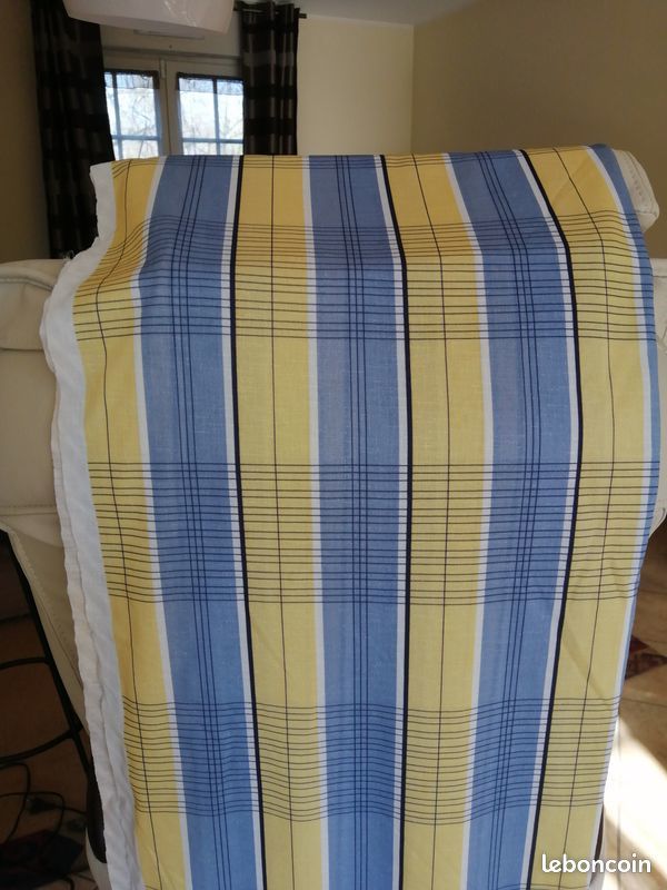 Tissu imprim� jaune p�le et bleu 16 Halluin (59)