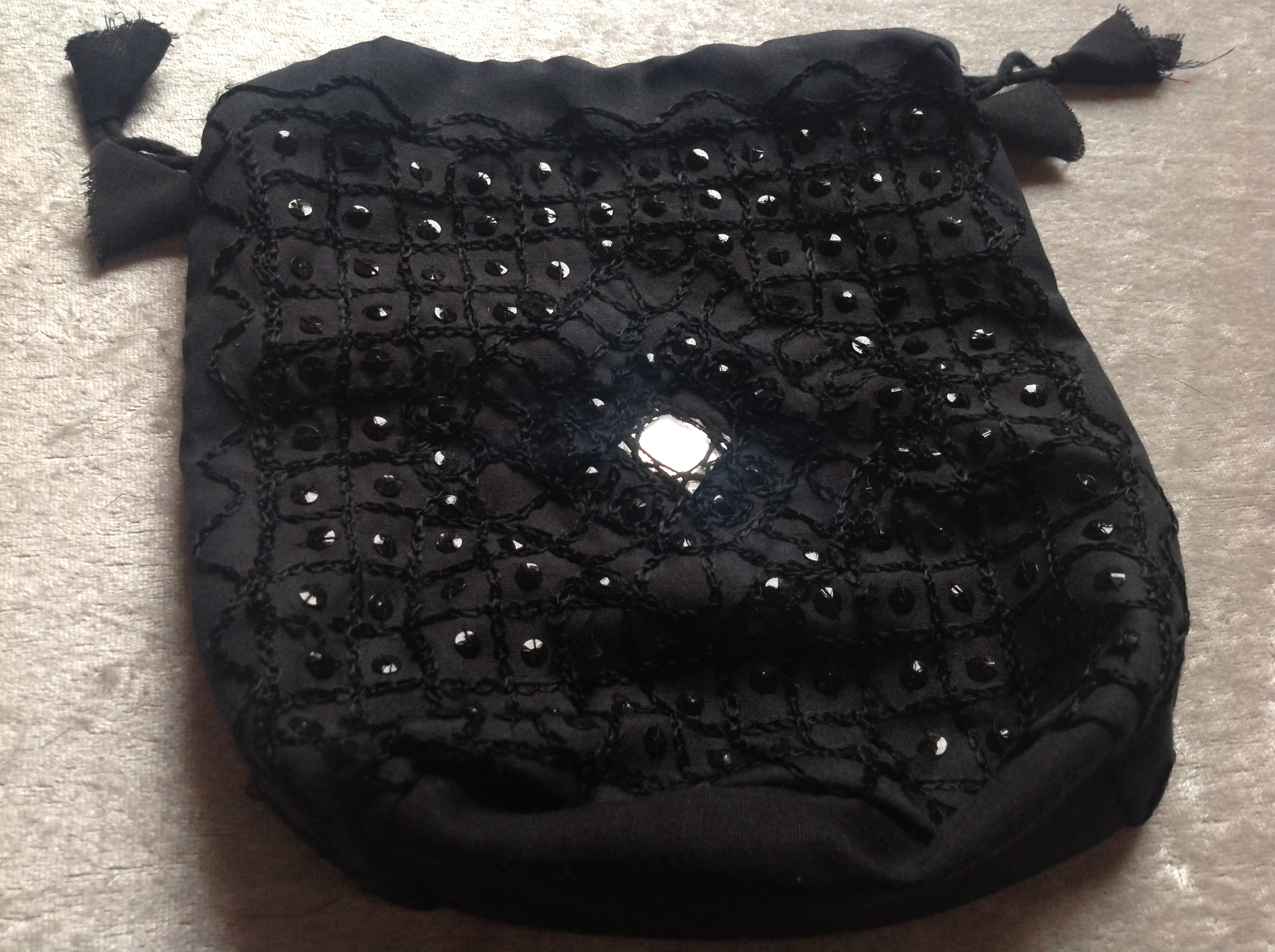 SAC EN TISSU NOIR BROD� AVEC STRASS & MIROIRS Envoi Possible 5 Tr�gunc (29)