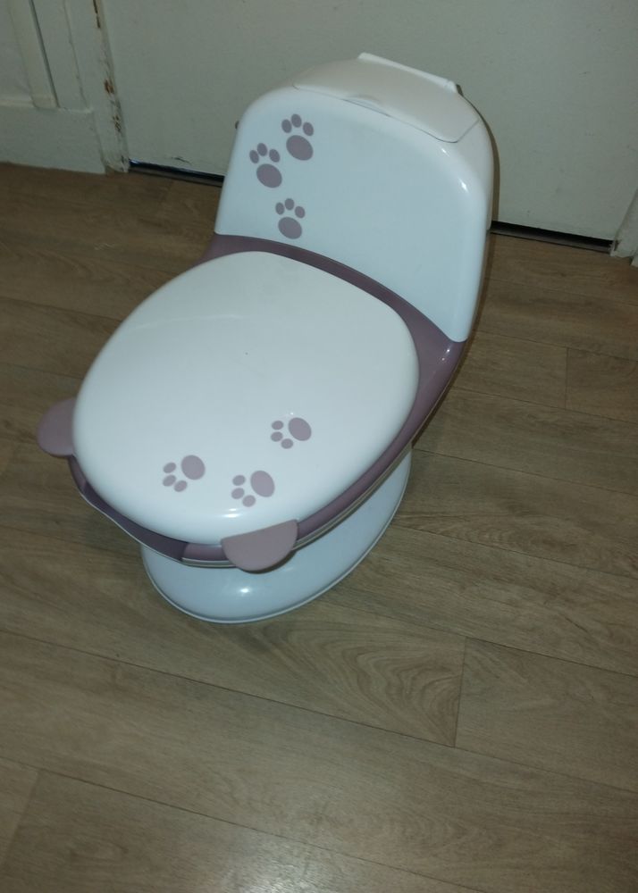 Toilette pot enfants imitation brutage chasse d'eau 25 M�con (71)