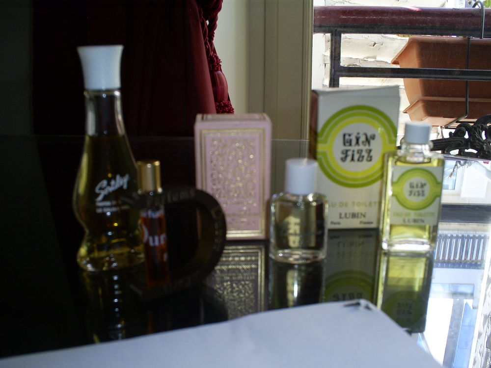 eau de toilette et parfum 20 Paris 9 (75)