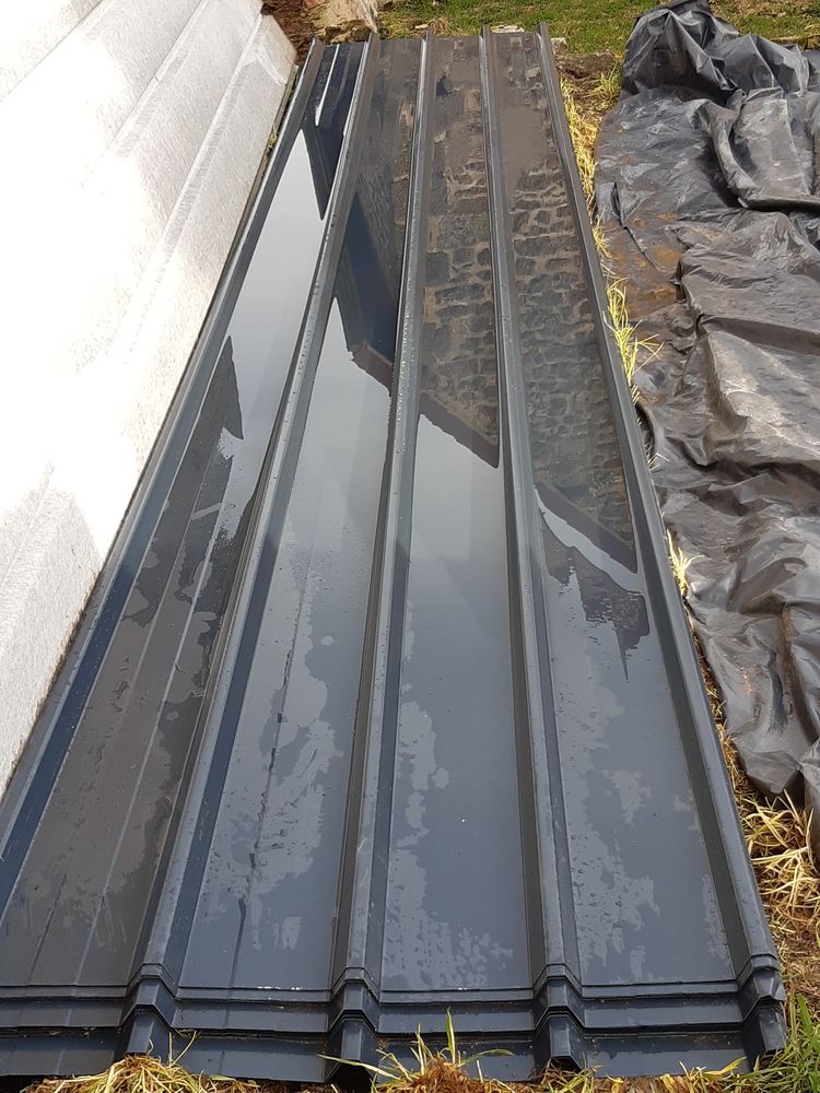 25 t�les bac acier feutre anti-condensation jamais pos�es 2000 Dontreix (23)