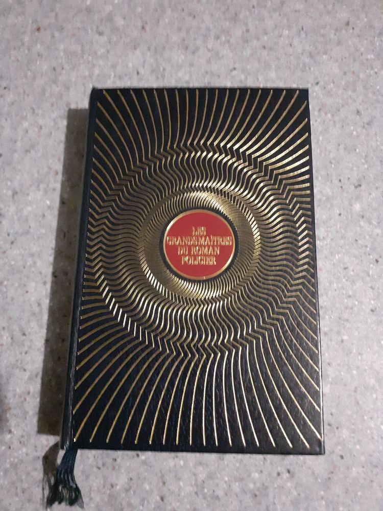 4 tomes   les grands maitres du roman policier  2 Fragnes (71)