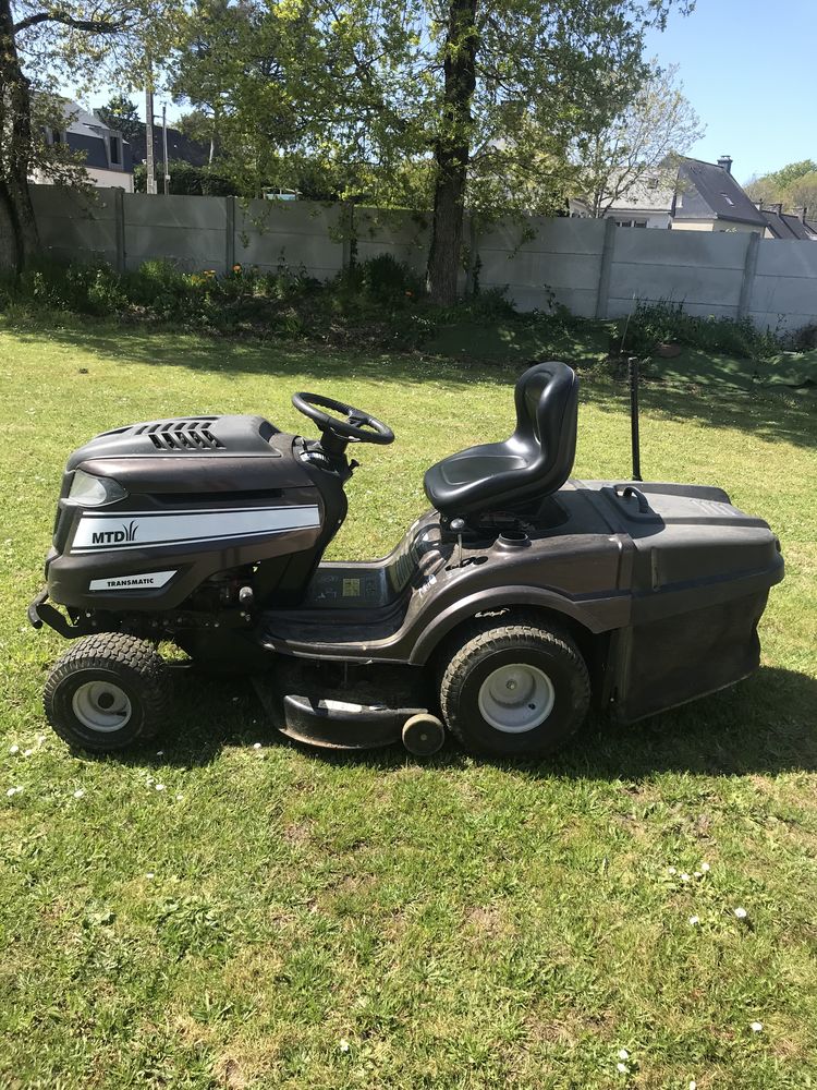 Tondeuse auto port�e 1400 Sarzeau (56)