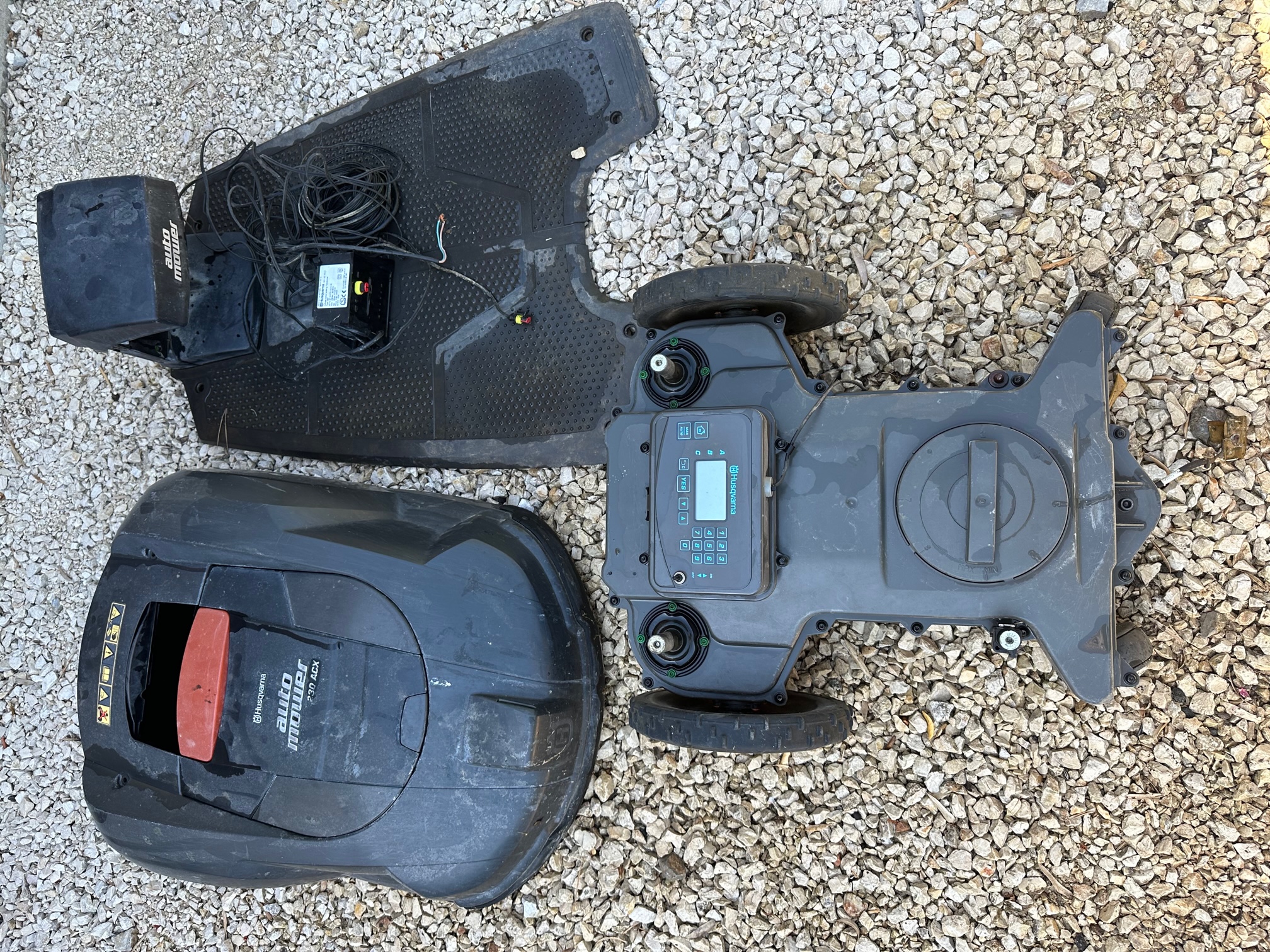 Tondeuse Automower 230 ACX pour pi�ces 50 Meyreuil (13)