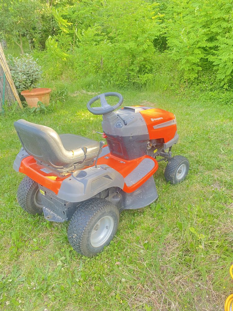 Tondeuse autoport�e Husqvarna 1000� 1000 Dieulefit (26)