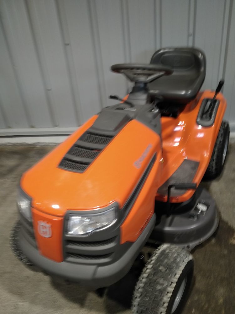 Tondeuse autoport�e HUSQVARNA 2000 Marnay (70)