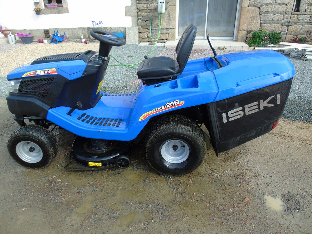 tondeuse autoport�e ISEKI SXE 218 3400 Sca�r (29)
