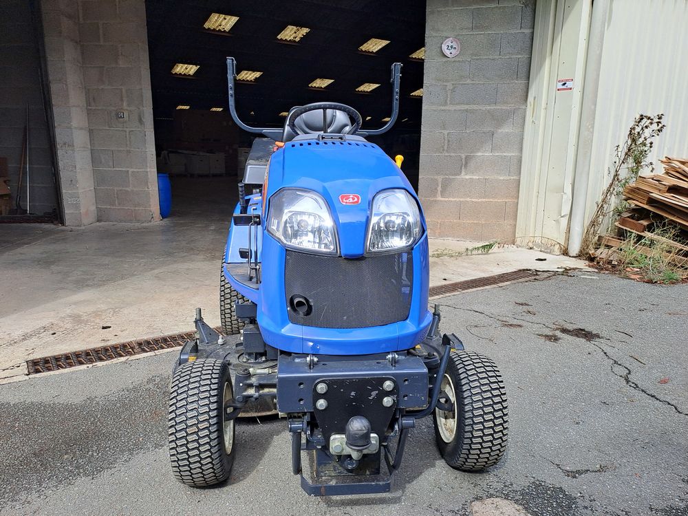 Tondeuse autoport�e ISEKI 8500 Ouches (42)