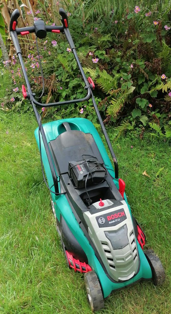 Tondeuse batterie bosch 150 Salles (33)