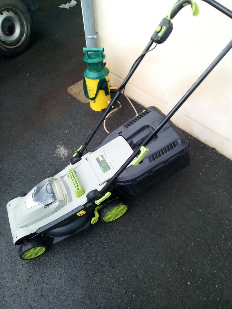 Tondeuse � batterie LAWNMASTER 200 Villiers-Charlemagne (53)