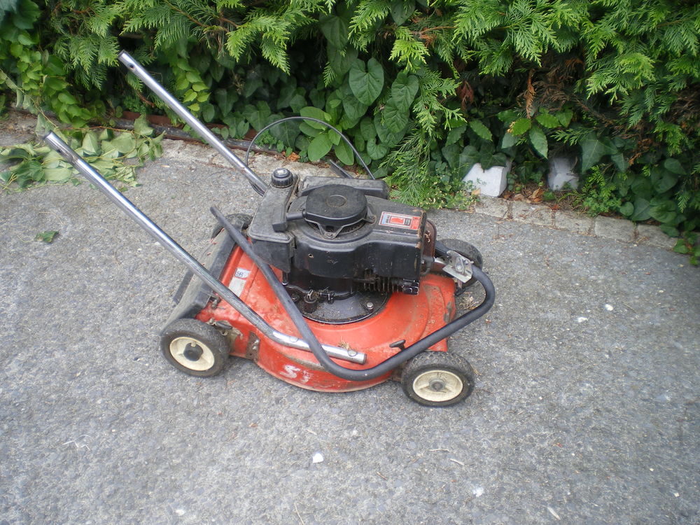 tondeuse bric et straton 40 Laloub�re (65)