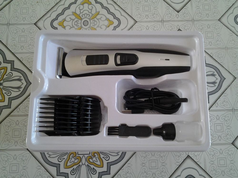 tondeuse � cheveux et � barbe 23 La Fert�-sous-Jouarre (77)