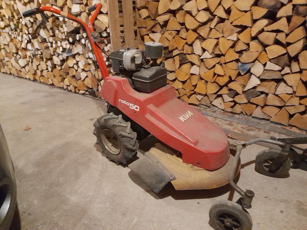 Tondeuse - D�broussailleuse Kiva Roto 50 100 Villes (01)
