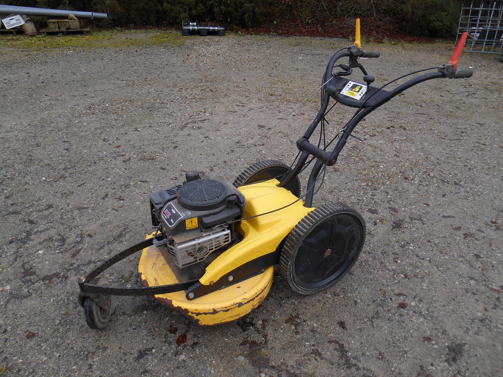 Tondeuse d�broussailleuse Roque Lecoeur RL 207 550 Malgu�nac (56)