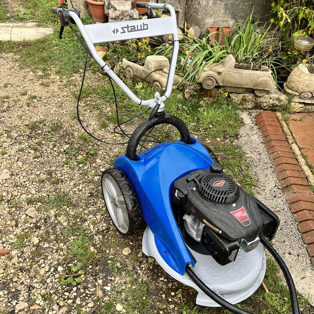 tondeuse debroussailleuse  STAUB  6.5 CV moteur neuf 680 Mathay (25)