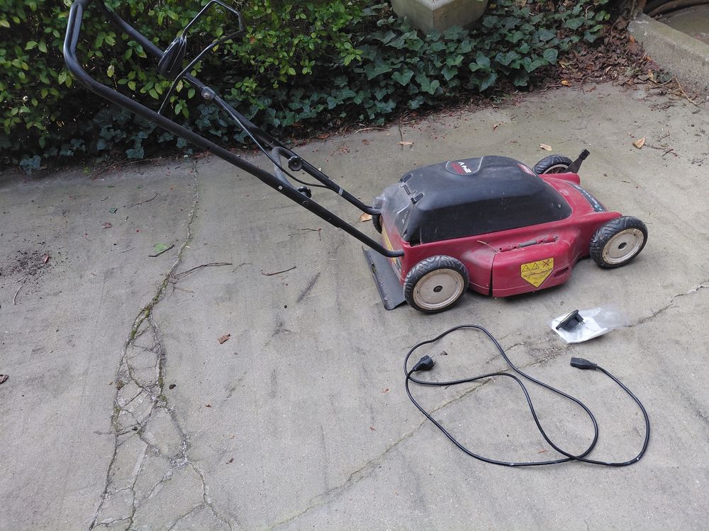 Tondeuse �lectrique � batterie (batterie � changer) 50 Herblay (95)