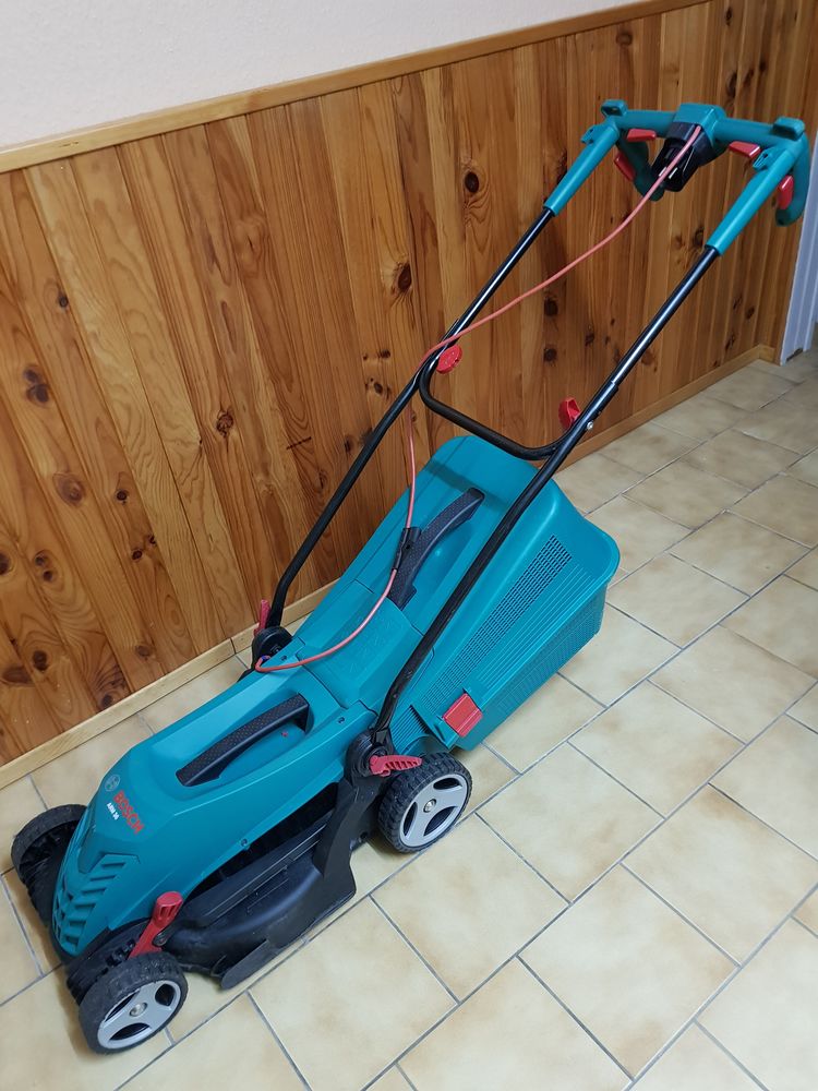 Tondeuse �lectrique BOSCH ARM 36 30 Fameck (57)