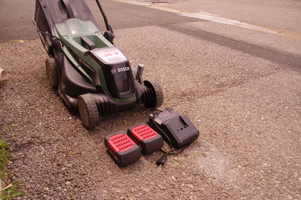 Tondeuse electrique 150 Montredon-des-Corbi�res (11)