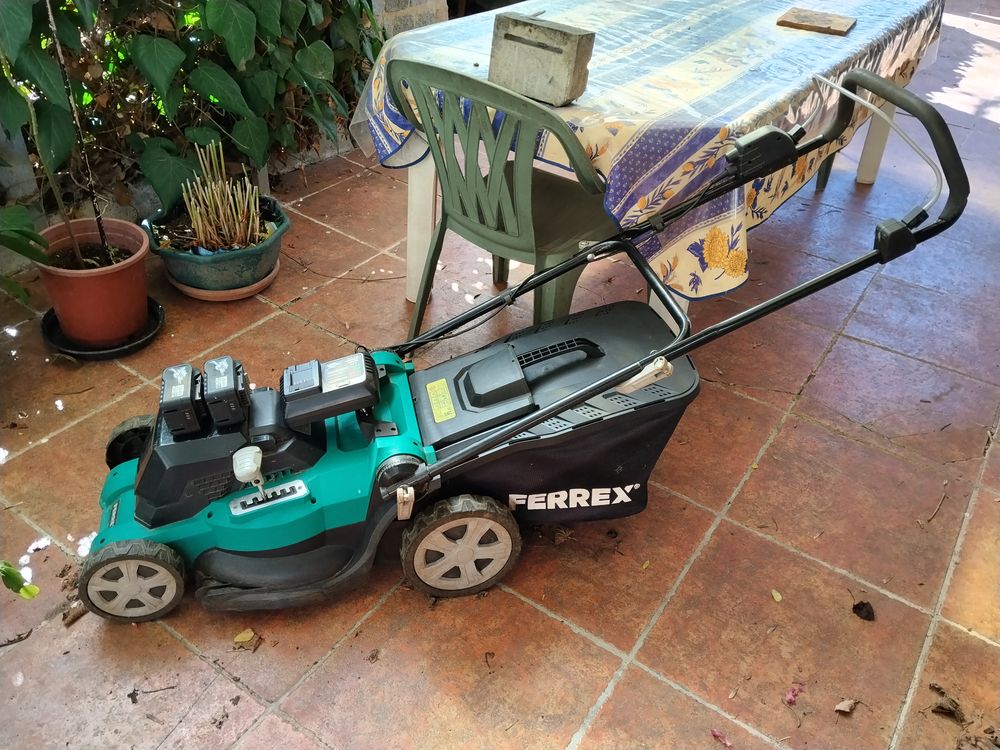 tondeuse electrique . 80 Dom�rat (03)