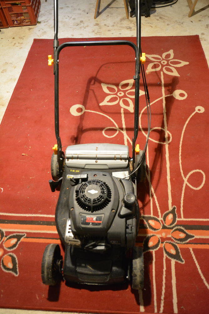 tondeuse � essence 160 Saint-Yrieix-la-Perche (87)