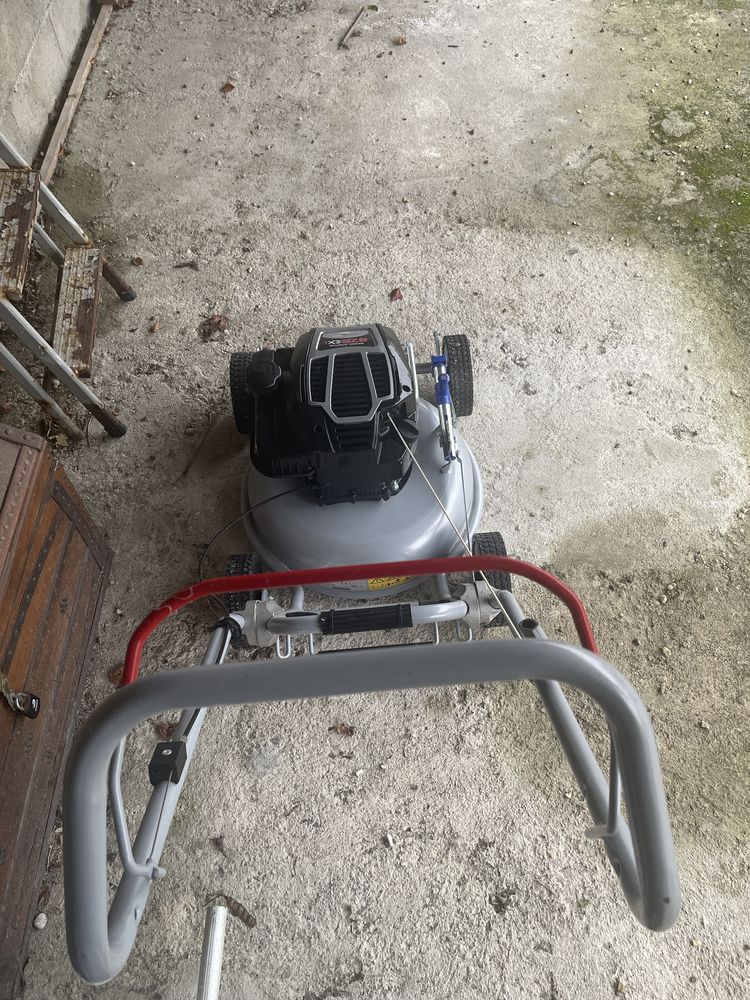 Tondeuse � gazon HM46 pouss�e 600 Camps-sur-l'Isle (33)