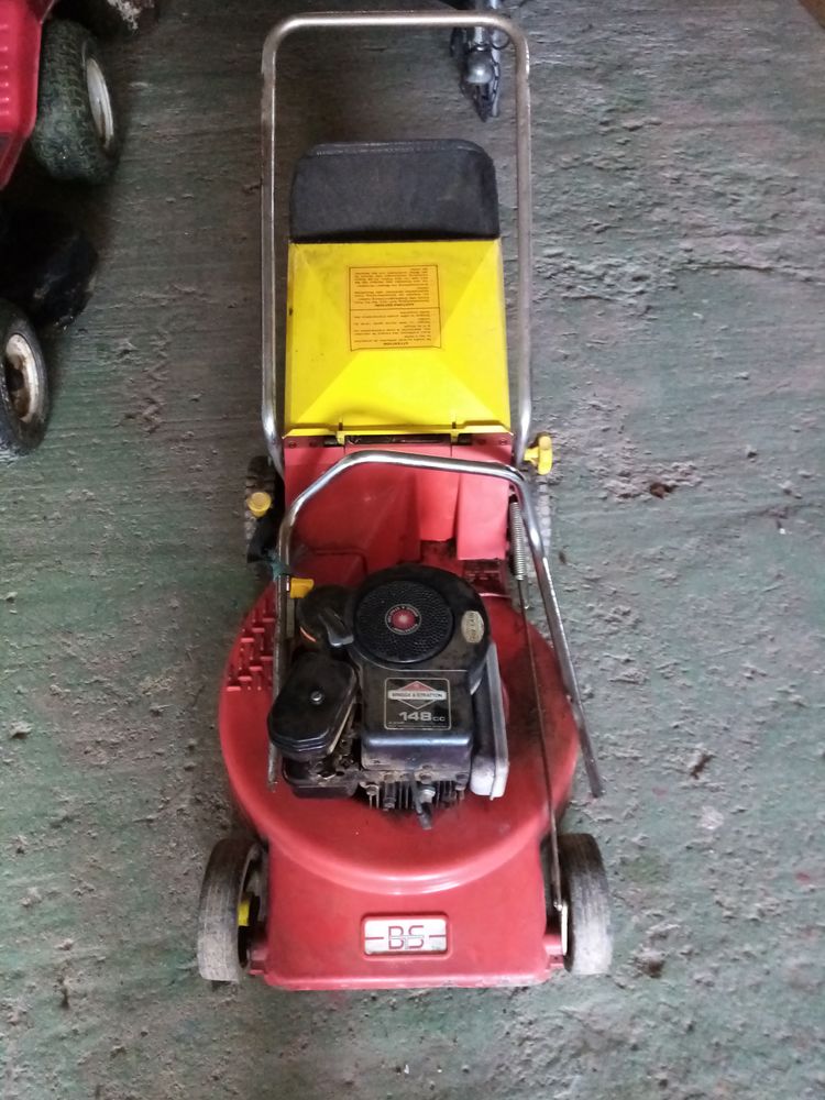 Tondeuse � gazon pour pi�ces carter en allu 20 Vesly (50)